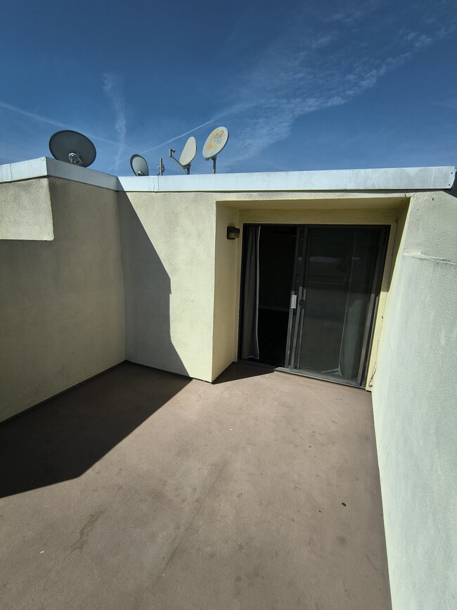 Building Photo - 13096 Le Parc