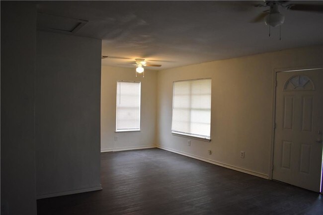 Building Photo - 1526 Barcelona Dr