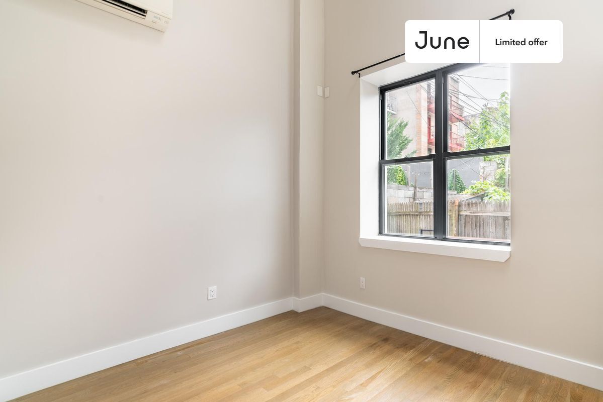 Private bedroom in 6 bed/6.5 bath Home Condo for Rent in New York