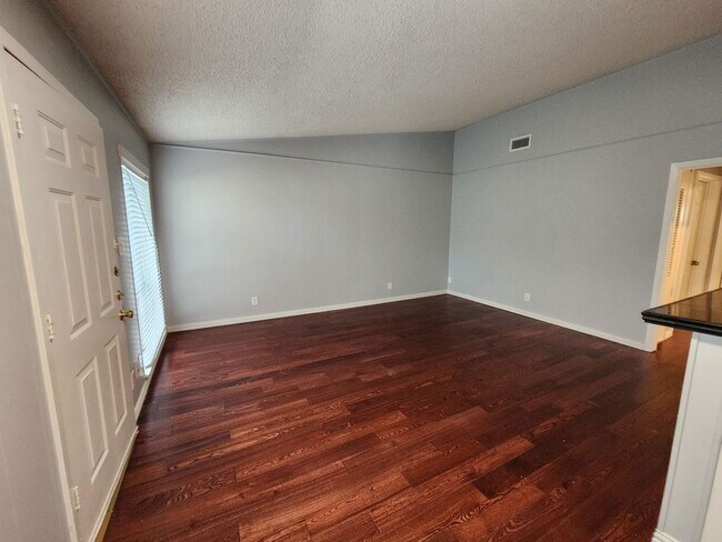 Foto del edificio - 2 BED IN SOUGHT AFTER HYDE PARK