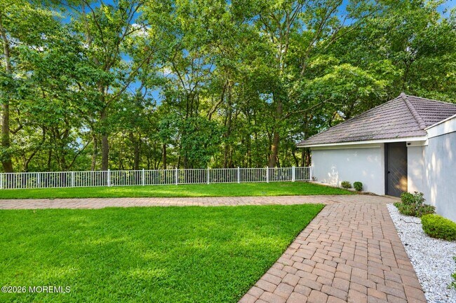 Building Photo - 401 Overlook Dr