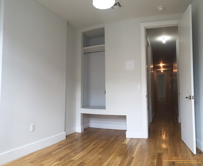 Building Photo - 133 Patchen Ave