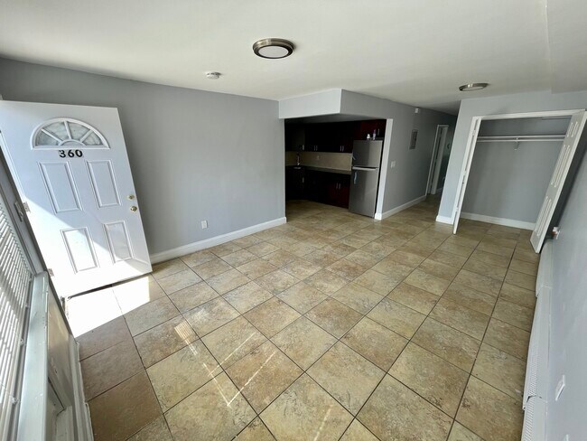 Building Photo - 360 Beach 47th St
