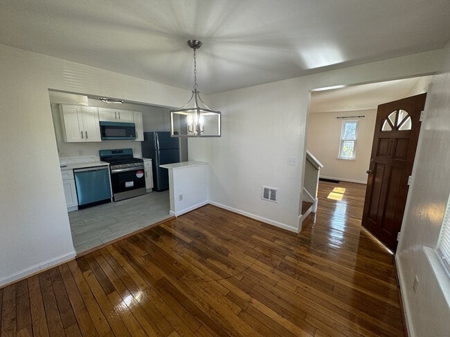 Building Photo - 376 Terrace Pl