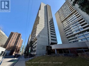 Building Photo - 500 Laurier Ave W