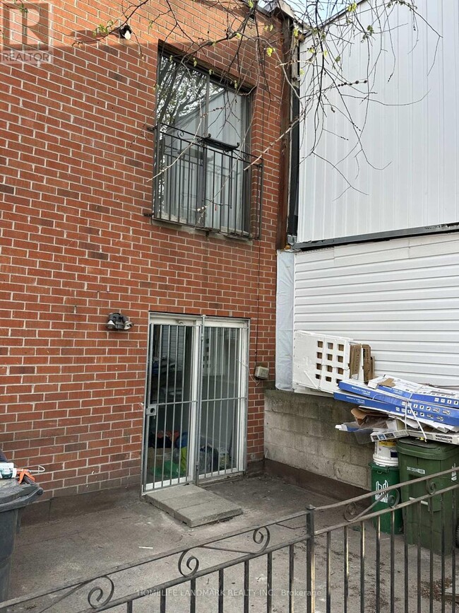 Building Photo - 1244 College St