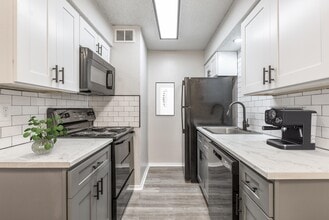 Building Photo - Union Point Apartments