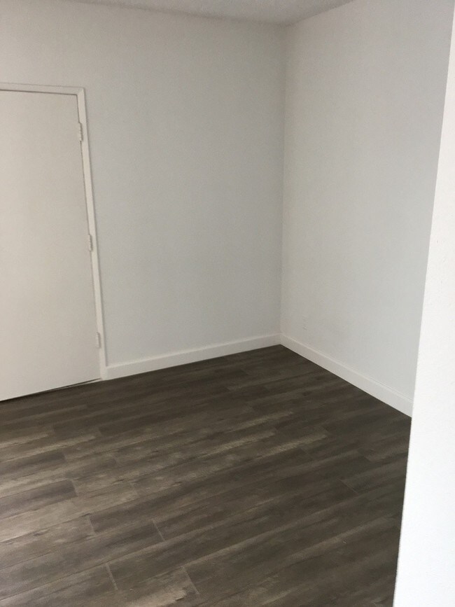 Foto del edificio - 1011 E Palmer Ave