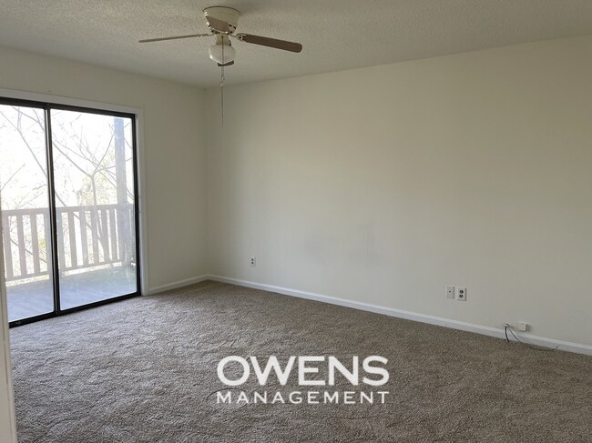 Foto del edificio - North Hall Rental Available Immediately