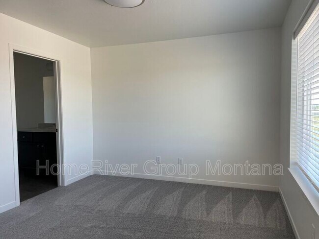 Foto del edificio - 1365 Rodgers St