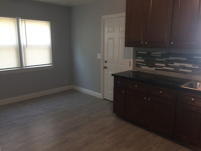 Cocina/ Comedor - 932 W Highland St