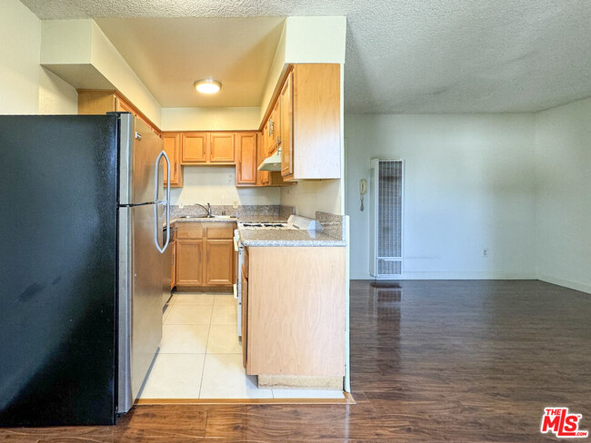 Foto del edificio - 4439 Price St