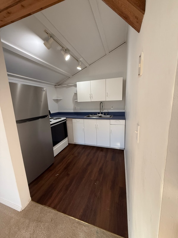 Building Photo - 704 Mystic View Rd