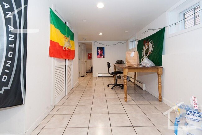 Foto del edificio - ALLSTON 5 BED/2 BATH FOR 9/1/2026