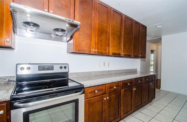 Foto del edificio - 2215 Squire Dobbins Dr
