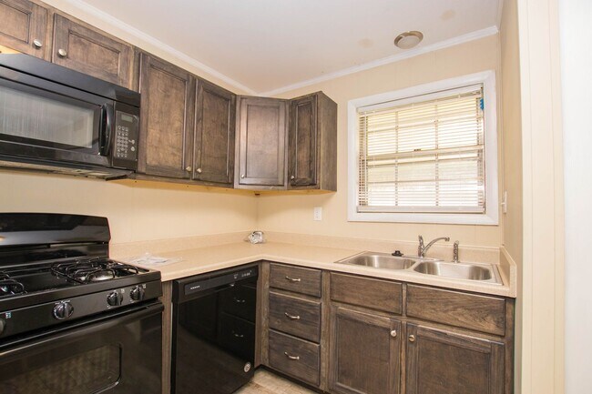 Foto del edificio - 1403 Broadmoor Rd