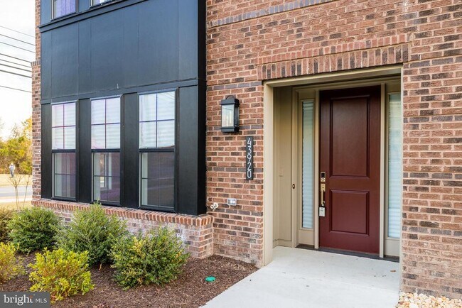 Foto del edificio - 43920 Ludwell Farm Square