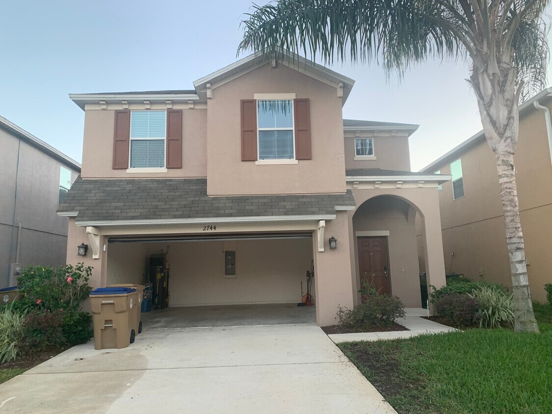 Foto principal - 2744 Stanwood Dr