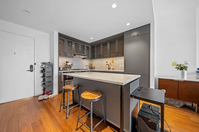 Photo - 2 Shore Ln House