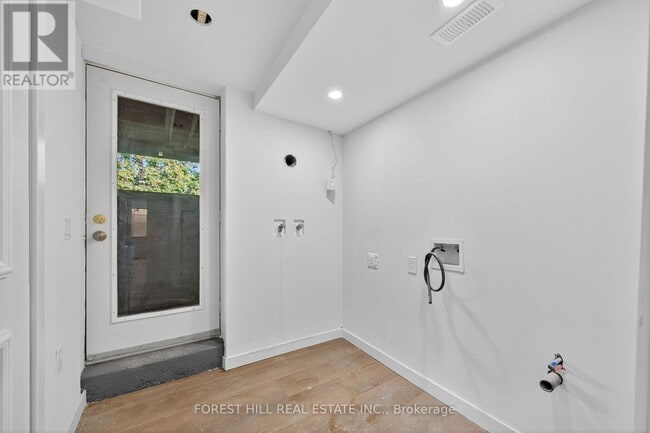 Building Photo - 19 Candis Dr
