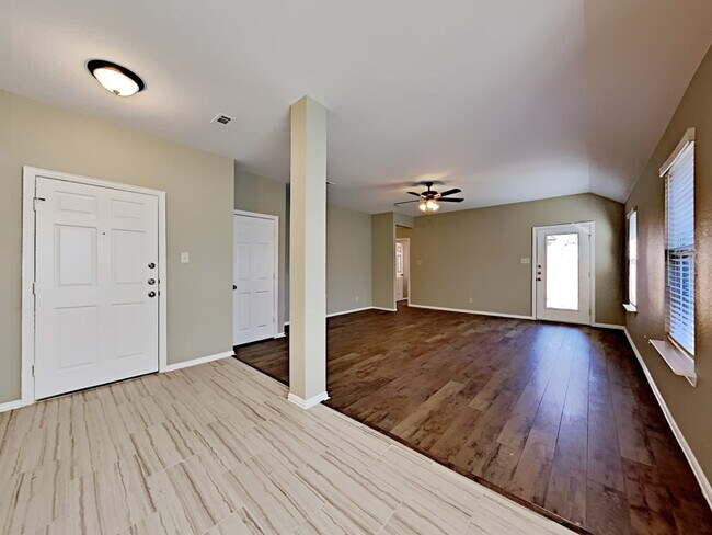 Foto del edificio - 2308 Arrowhead Dr