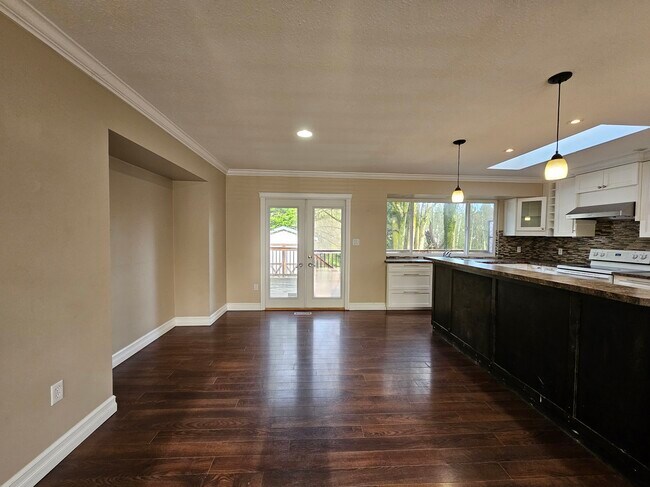 Photo du bâtiment - 32985 Malahat Pl