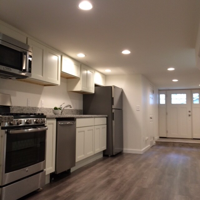 Building Photo - 949 NE Hazelfern Pl