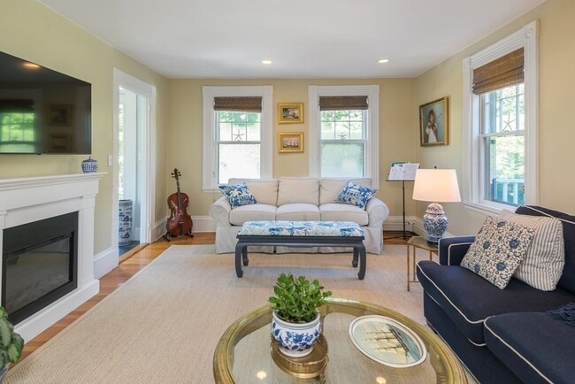 Building Photo - 380 Beechwood St