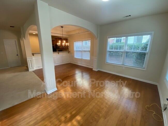 Building Photo - 2875 Cross Creek Dr