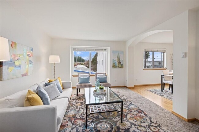 Foto del edificio - 829 N 145th Ct