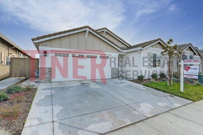 Building Photo - Charming 3 Bedroom Roseville Home