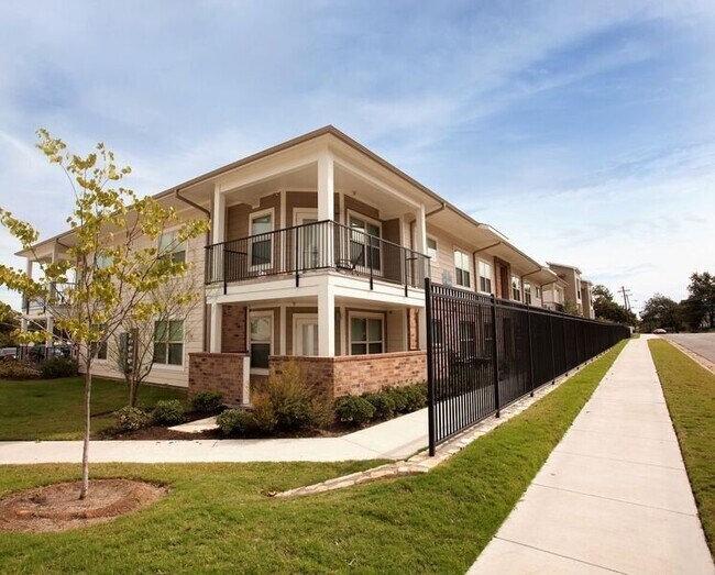 Foto del edificio - 817 Colcord Ave