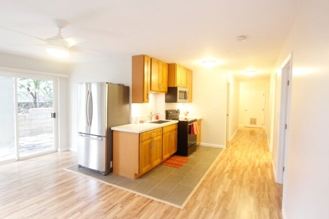 Building Photo - 923 Green St