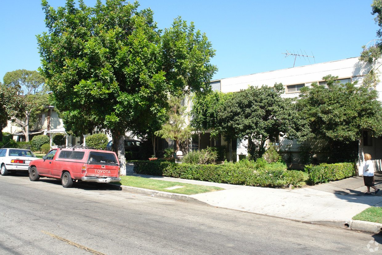 Primary Photo - Adams Street Apartments