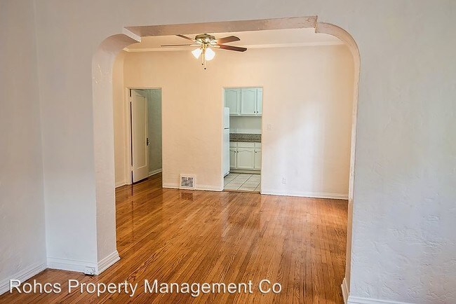 Building Photo - 330 N Genesee Ave