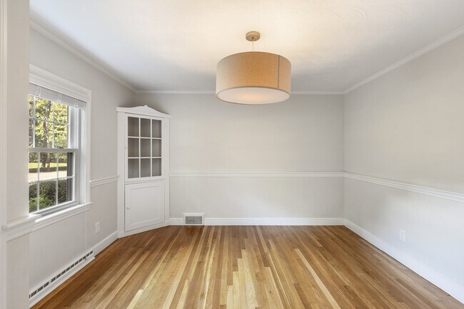 Foto del edificio - 216 Claybrook Rd
