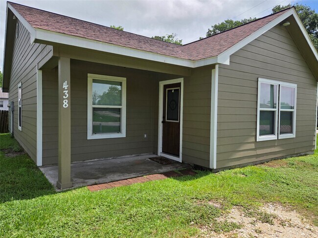 Foto del edificio - 438 Spence Ln