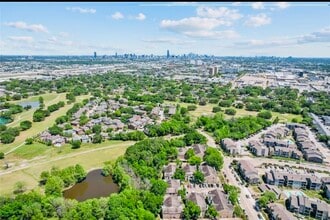 Building Photo - 6602 Harbor Town Dr