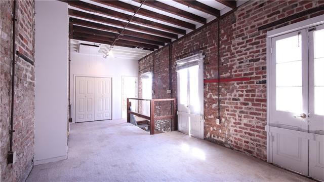 Building Photo - 541 St Joseph St