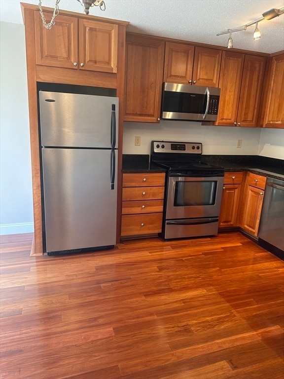 Building Photo - 1600 Skyline Dr