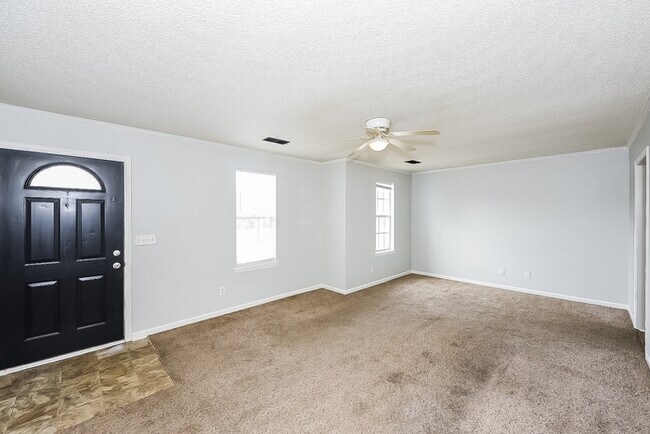 Foto del edificio - Charming 3-Bedroom Cayce Home