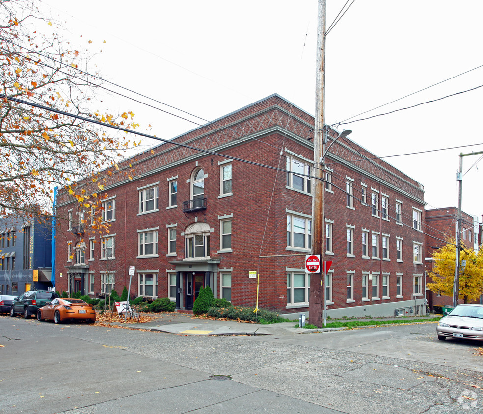 Primary Photo - 901-905 NE 43rd St