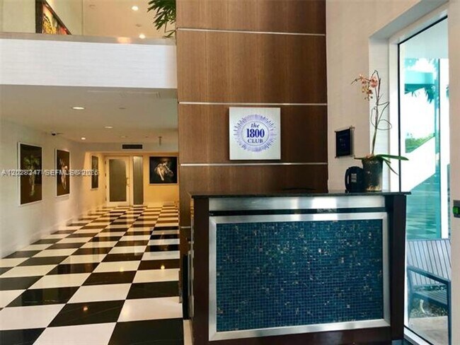 Foto del edificio - 1800 N Bayshore Dr