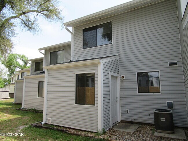 Foto del edificio - 824 West St