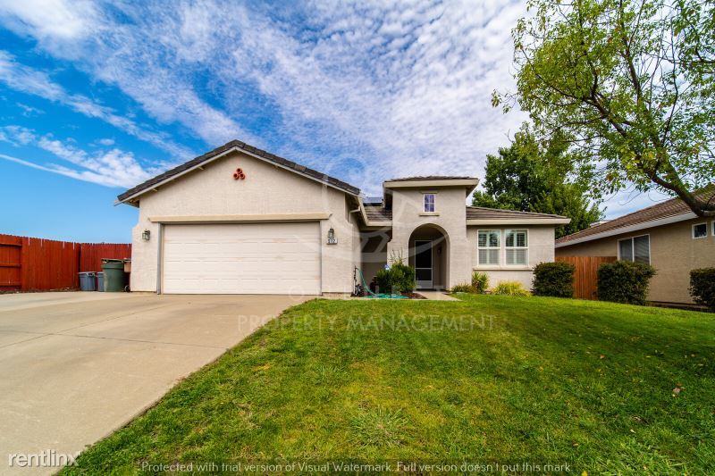 Foto principal - 3 br, 2 bath House - 512 Spruce Ct