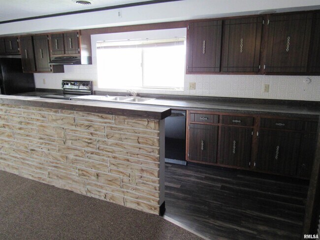 Foto del edificio - 2424 40th Ave