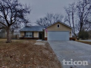 Building Photo - 111 Evening Star Cir