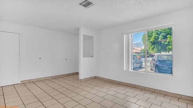Building Photo - Central Cathedral City Duplex