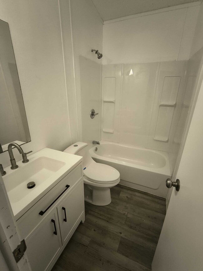 Building Photo - 128 Spillview Acres
