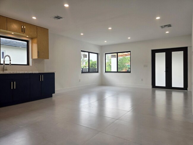 Foto del edificio - 5152 SW 6th St